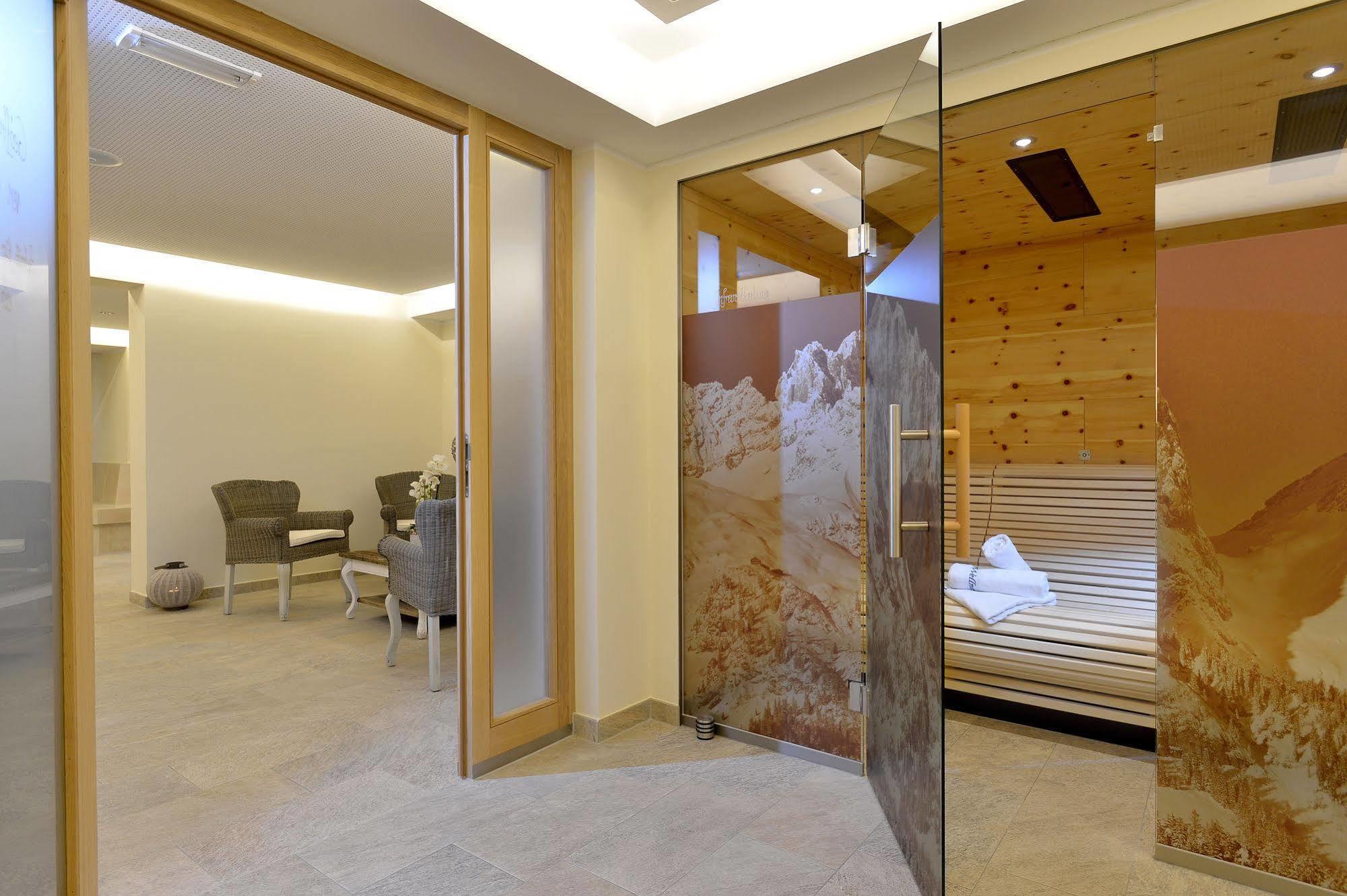 Familienhotel Christoph المو المظهر الخارجي الصورة
