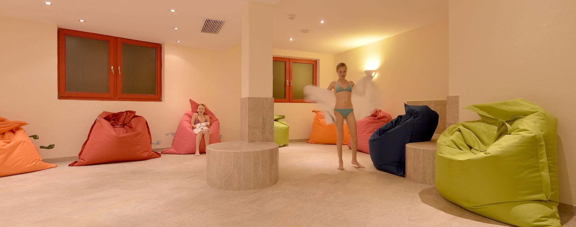 Familienhotel Christoph المو المظهر الخارجي الصورة